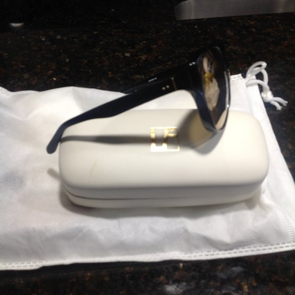 Linda Farrow mirrored  sunglasses new - Picture 2 of 4